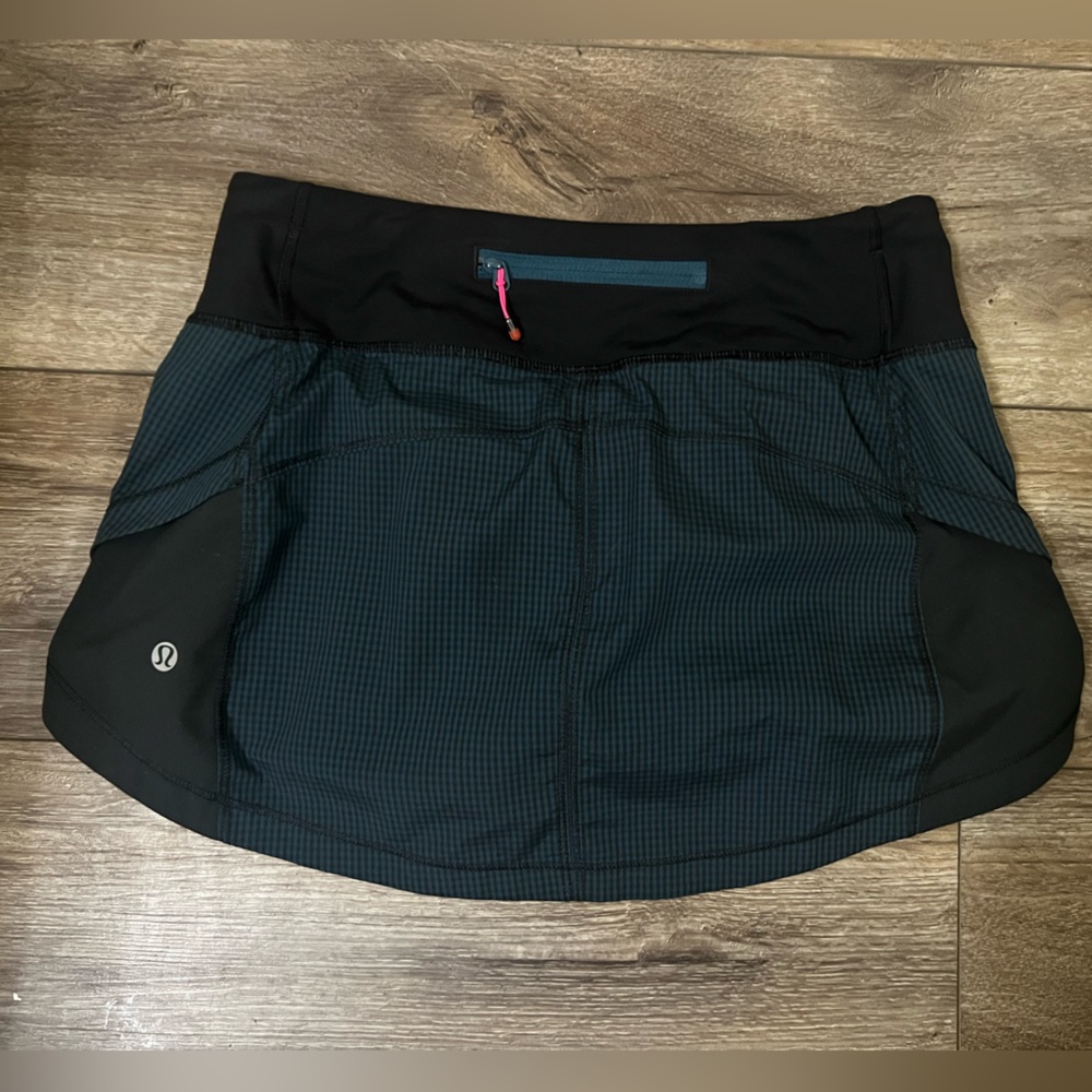 lululemon athletica teal & black athletic skort